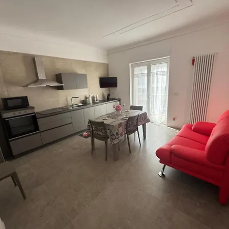Casa Nonna Lina E Rosa * مونوبولي
